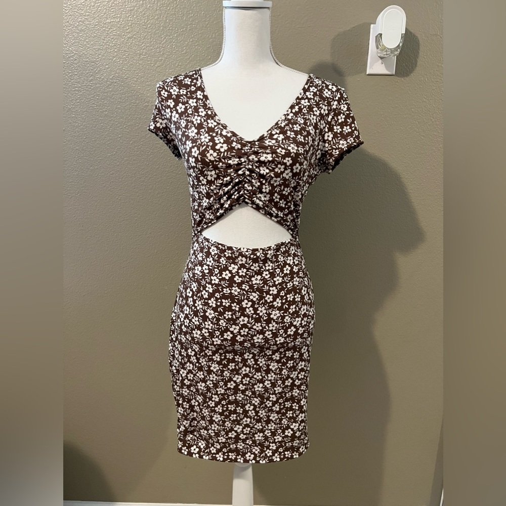 NWT Jessica Simpson cut out dress